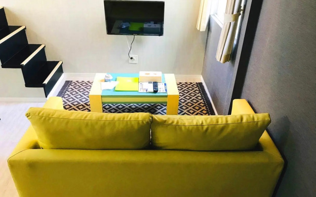 Aparthotel Palais Royal with Parking