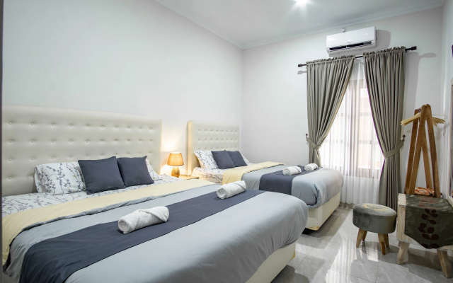 Bisma Balcony Homestay By Zuzu – Guest Rooms – Yogyakarta