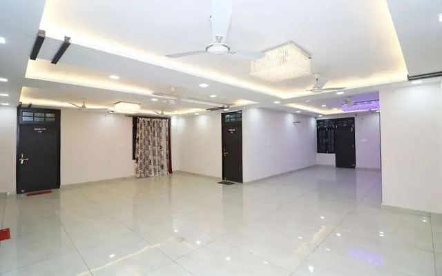 Mangalam Palace By OYO Rooms