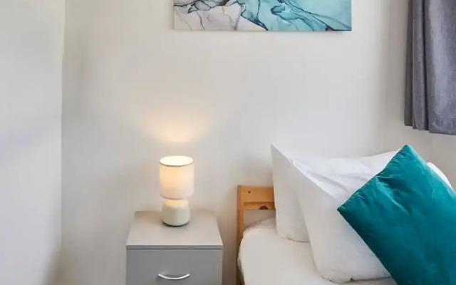 Host Stay Bartlemere House