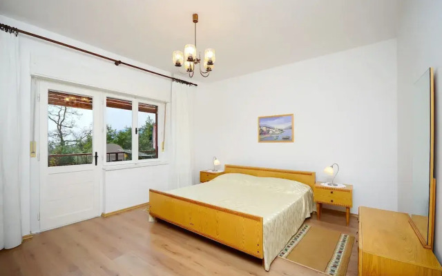 Apartments Mladen