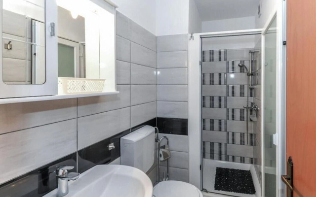 Comfortable Apartment in Umag With Parking Space