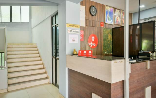 OYO 15226 Crystal Residency