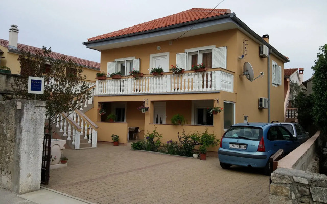 Apartment Nadica - free parking A1 Nin, Zadar riviera