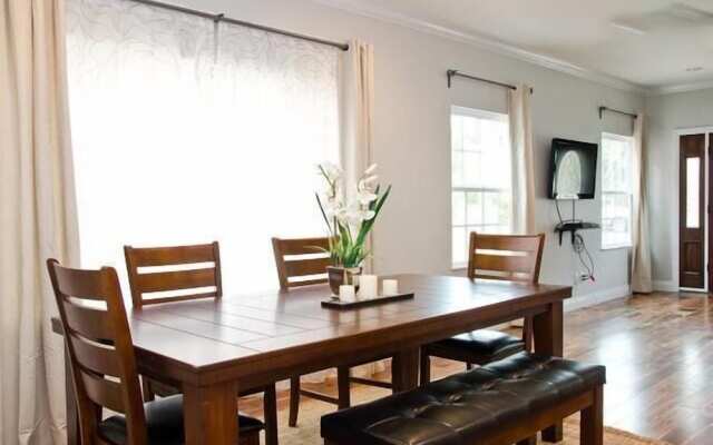 LA022 4 Bedroom Holiday home By Senstay