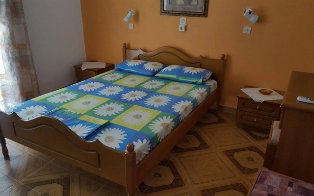 Dionysia Apartments