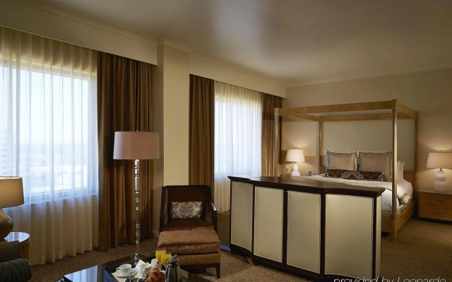 Renaissance Dallas Addison Hotel