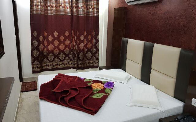 Hotel Amba Deluxe