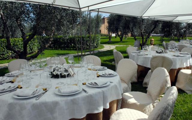 Sovana Hotel & Resort