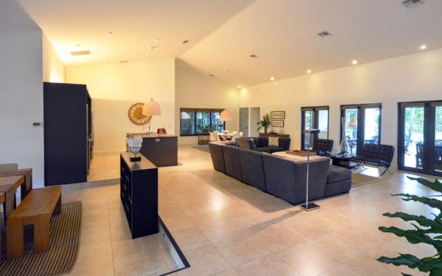 Dolphin Retreat Villa - East Boca Raton