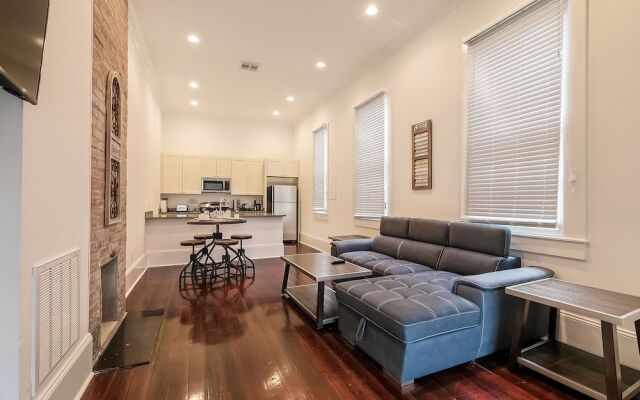 Residences Du Carondelet by Hosteeva
