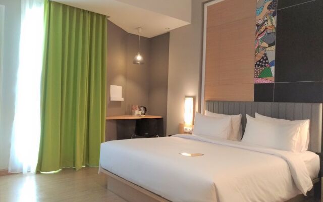 MaxOneHotels.com at Platinum Hayam Wuruk Jakarta