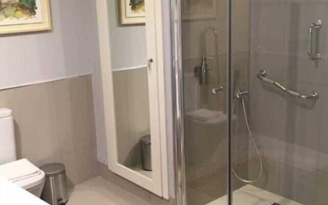 Sevilla Alquila Suites Plaza del Salvador con piscina climatizada