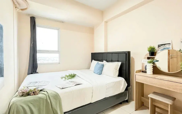 Basic 2Br Apartment At Green Palm Residence