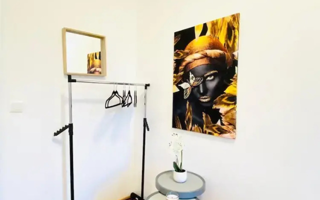 Rooms in Cozy 4BR Shared Apt Central