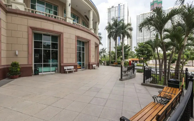 The Manor Luxury 1BR Apartment Center