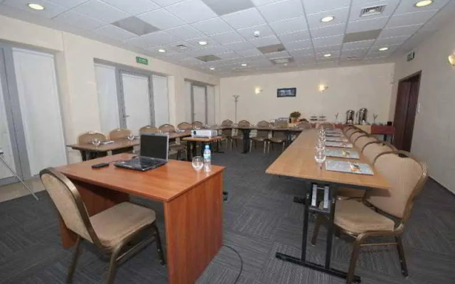 Hotel Major Budget