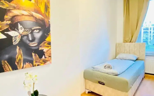 Rooms in Cozy 4BR Shared Apt Central