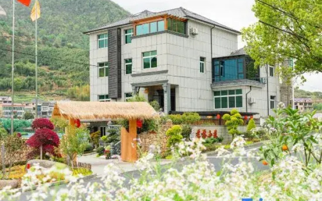Huxiao Gorge Rafting | Cilin Xiaozhu Mountain Residence Chinese Inn