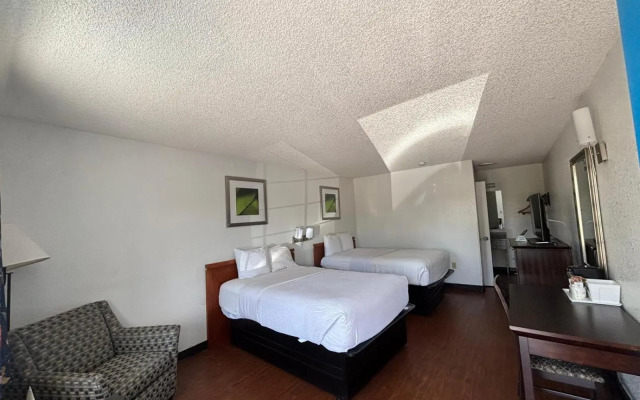 Travelodge Suites by Wyndham MacClenny/I-10