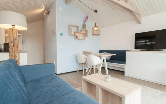 Comfortable Lodge With Hammock, Near the Beach