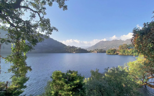 The Lake Resort