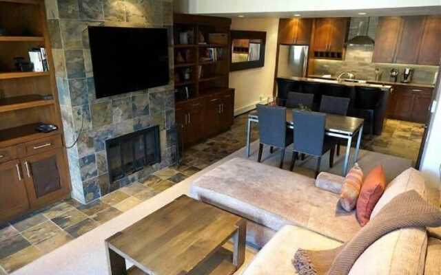 Ski in, Ski out, 2 Bedroom Luxury Residence with hot tub access and expansive views