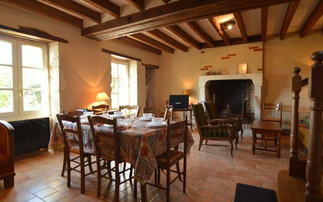 Cozy Holiday Home in Saint-bohaire With Fenced Garden