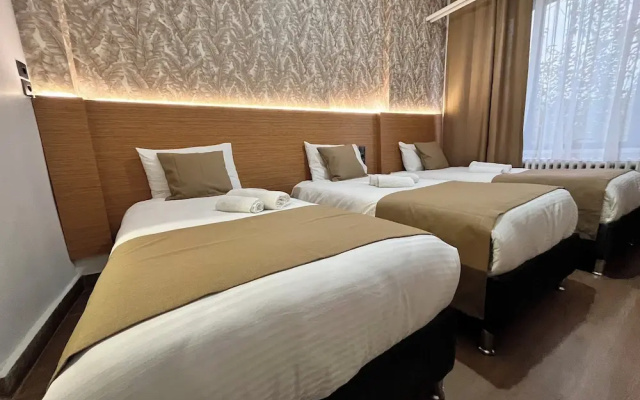Hotel Gazi̇