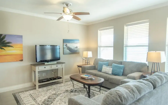 Easy Breezy 3 Bedroom Townhouse