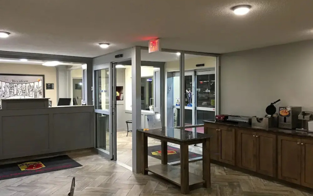 Super 8 Meridian