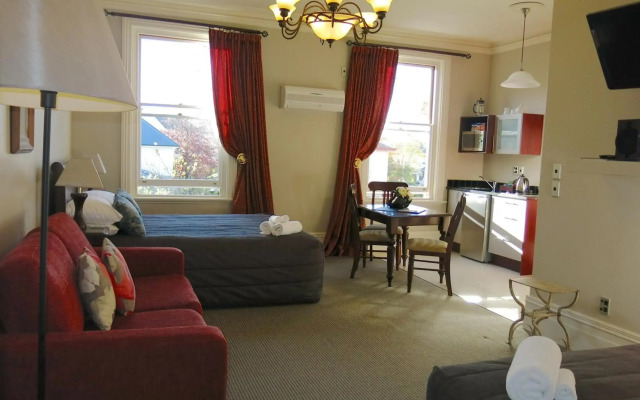 Merivale Manor