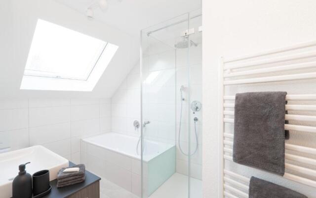 Haus4Zimmer mit Seeblick - einfacher Luxus, pur