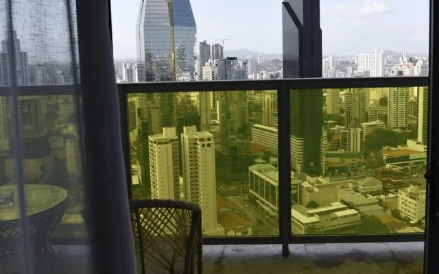 Apto. 48F vista a la Ciudad