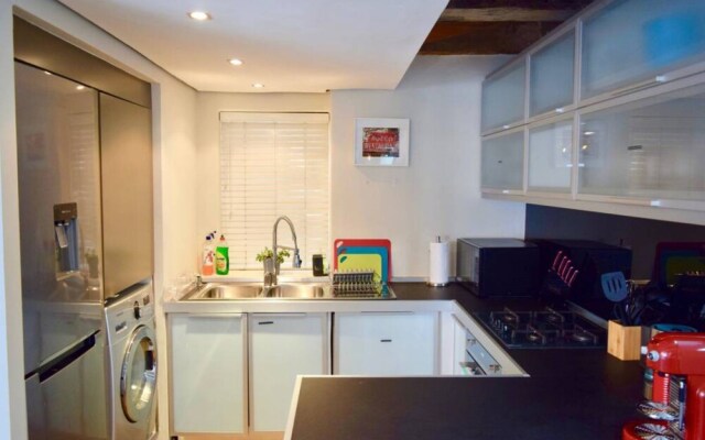 Modern 2 Bedroom Townhouse in Green Point