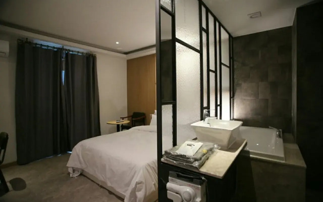 Moon Hotel