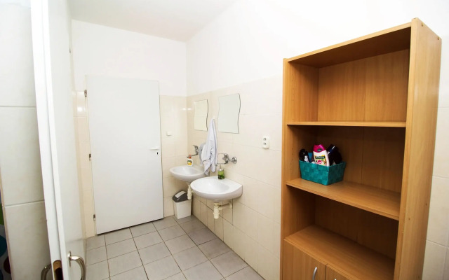 Nitra Glycerin Hostel