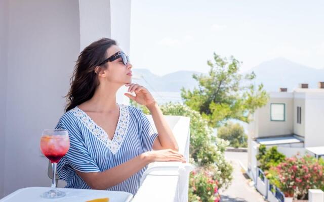 White Rock Milos Suites