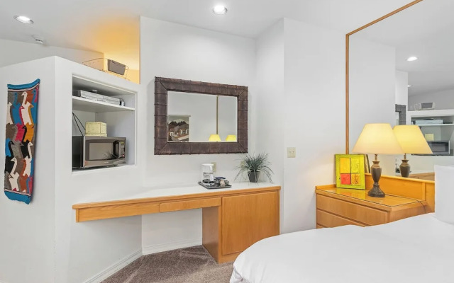 Snowcap Escape at Mount Bachelor