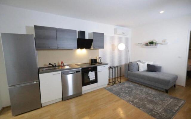Sunny & cozy Penthouse with Balcony DG5