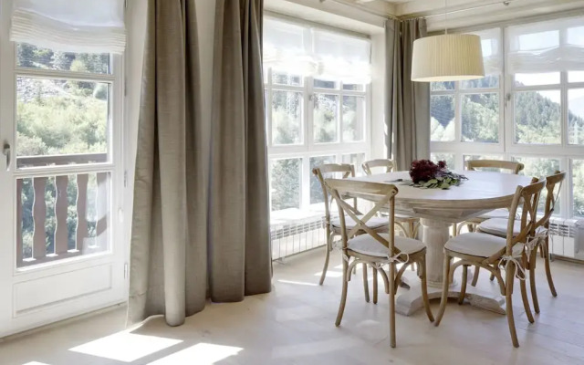 Val de Ruda Luxe 45 by FeelFree Rentals