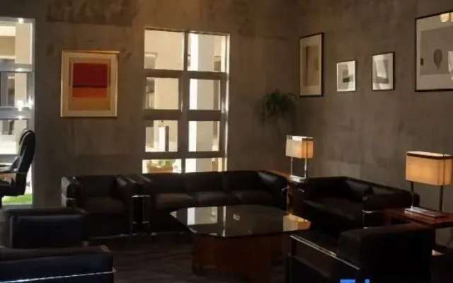 Mark Hotel