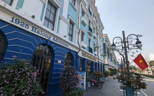 1925 Ha Long Hotel
