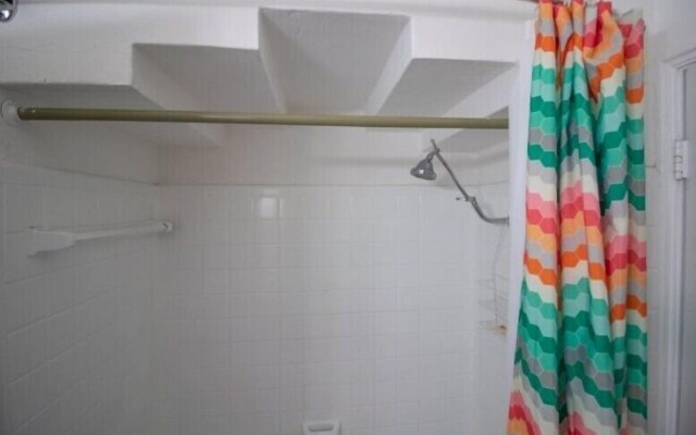 Mid Town Hippie House By The Bay