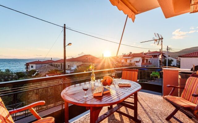 Sunset Serenity - Kardamili Seaside Getaway