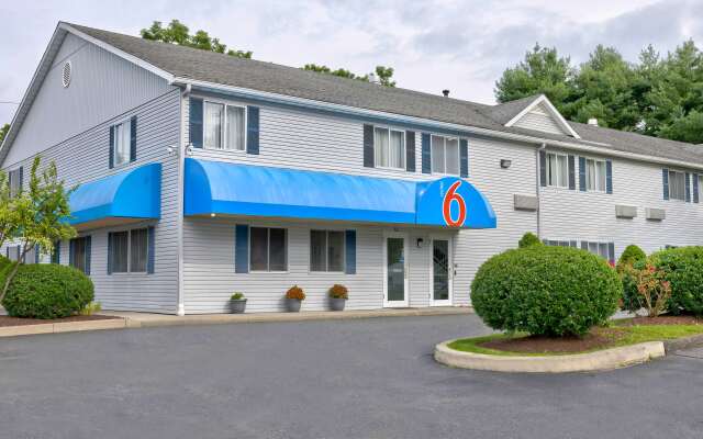 Motel 6 Bethel, CT - Danbury