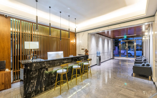 Yintan Zeyinju Hotel