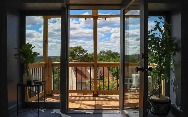 Yinz Retreat, Above the City Home