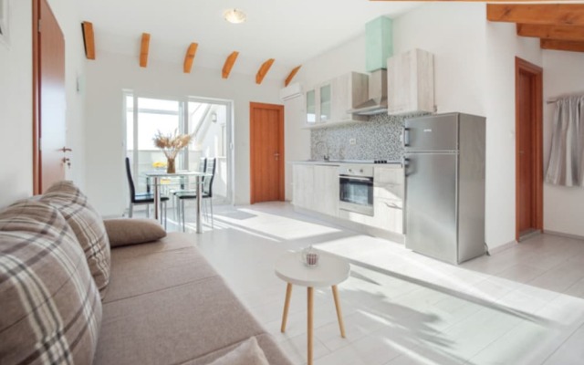 A6 - Spacious apt With the sea View & use of Pool