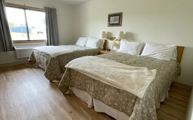 Hygge Inn & Suites